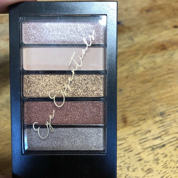 Max Studio Other - Max Studio Eye Essentials Lightly Used